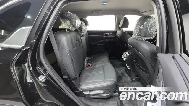 Kia Sorento 2025 — Şəkil 32/35