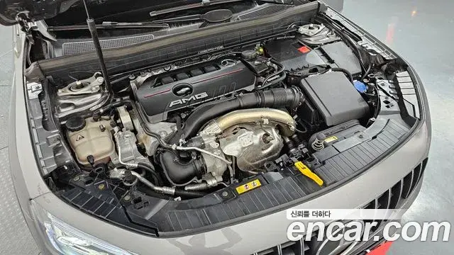 Mercedes-Benz GLB-Class 2023 — ფოტო 22/33