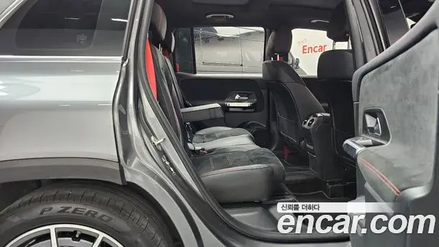 Mercedes-Benz GLB-Class 2023 — ფოტო 27/33
