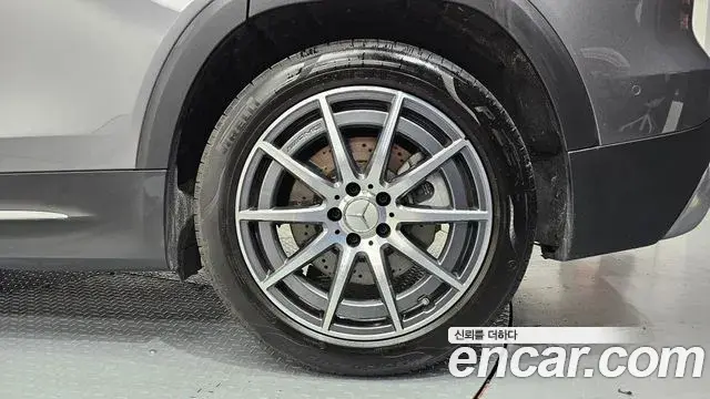 Mercedes-Benz GLB-Class 2023 — ფოტო 26/33