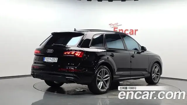Audi Q7 2025 — Photo 19/37