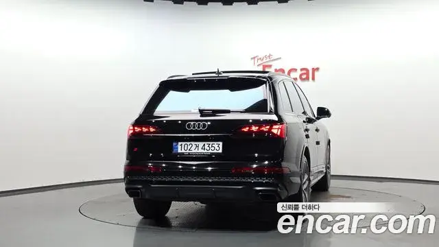 Audi Q7 2025 — Photo 25/37
