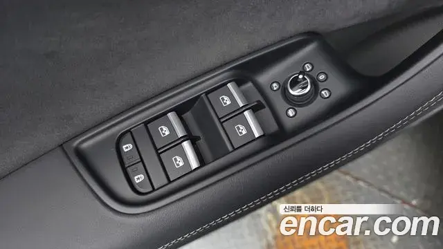 Audi Q7 2025 — Photo 6/37