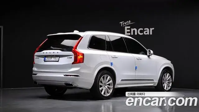 Volvo XC90 2018 — Фото 2/20
