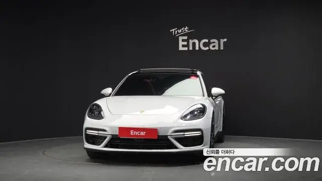 Porsche Panamera 2018 — Фото 2/20