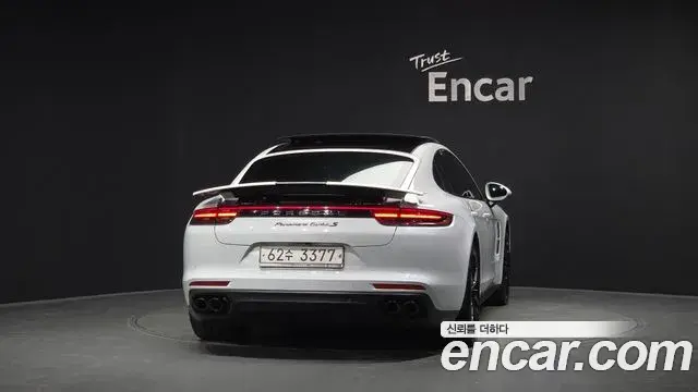 Porsche Panamera 2018 — Фото 3/20