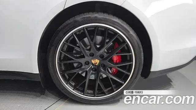 Porsche Panamera 2018 — Şəkil 4/33