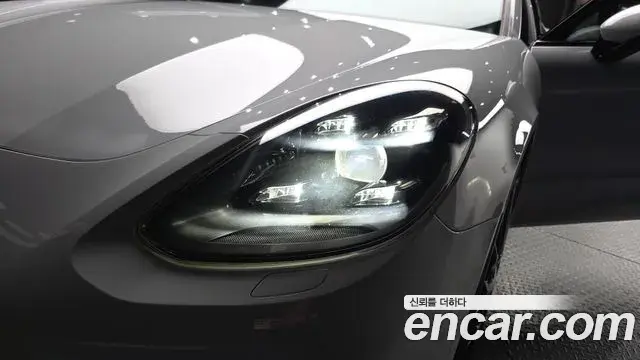 Porsche Panamera 2018 — Şəkil 2/33