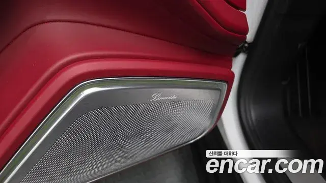 Porsche Panamera 2018 — Şəkil 9/33