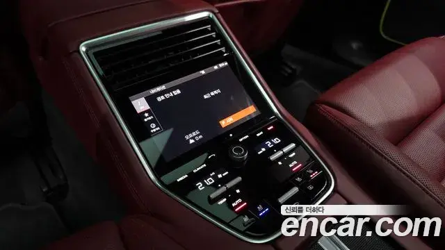 Porsche Panamera 2018 — Şəkil 21/33