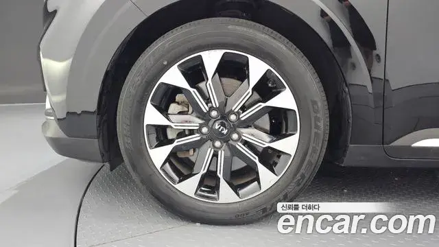Kia Carnival 2021 — Фото 5/20