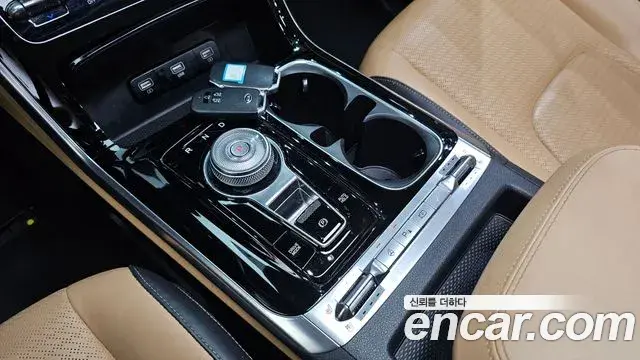 Kia Carnival 2021 — Фото 9/20