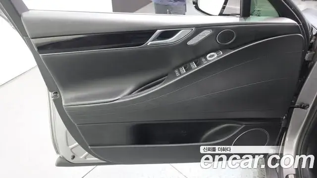 Genesis G80 2023 — Şəkil 32/33