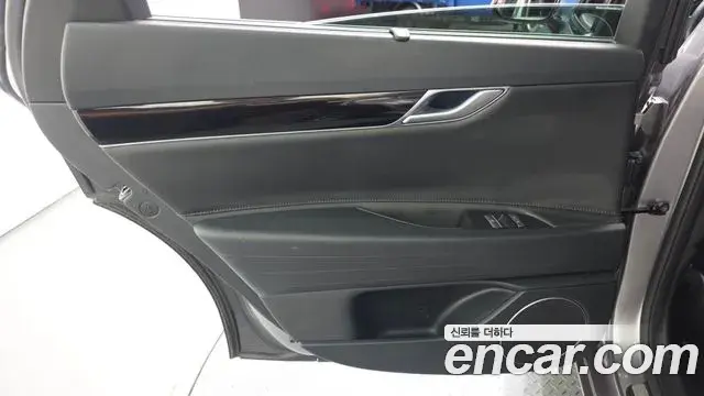 Genesis G80 2023 — Şəkil 18/33