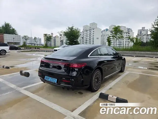 Mercedes-Benz EQS 2023 — Photo 7/17