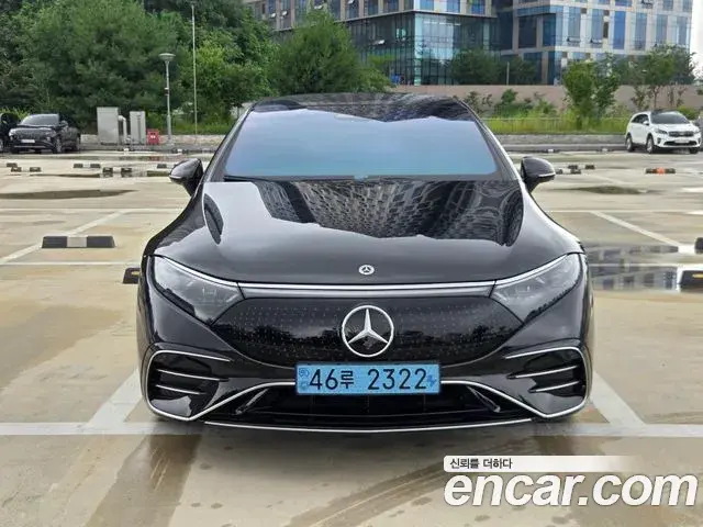 Mercedes-Benz EQS 2023 — Photo 13/17