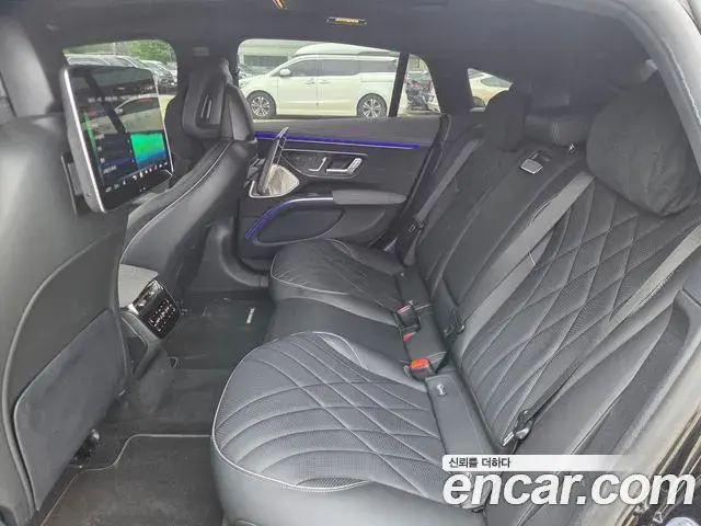 Mercedes-Benz EQS 2023 — Photo 15/17
