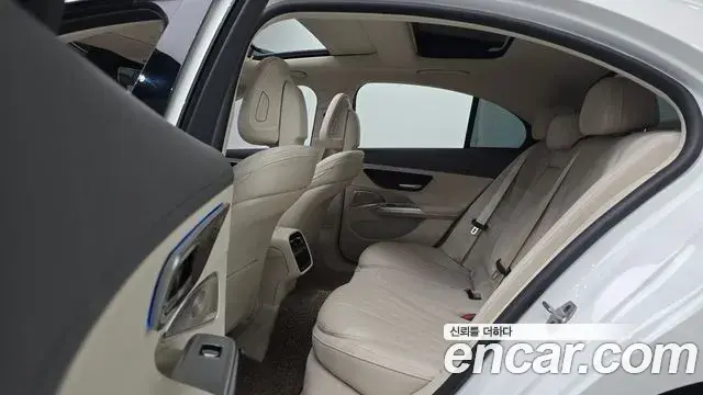 Mercedes-Benz E-Class 2024 — Фото 12/20