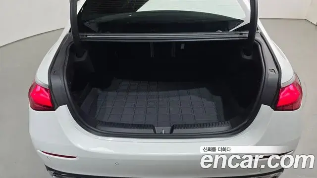 Mercedes-Benz E-Class 2024 — Şəkil 6/30