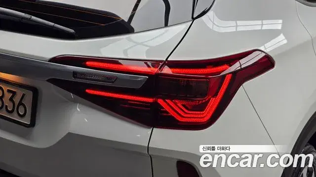 Kia Seltos 2022 — Şəkil 35/38