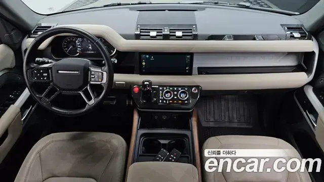 Land Rover Defender 2022 — Photo 26/37