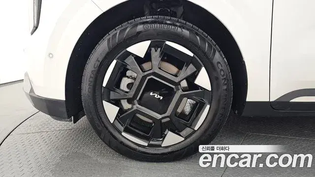Kia Carnival 2025 — Şəkil 31/34