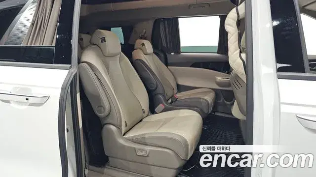 Kia Carnival 2025 — Şəkil 24/34