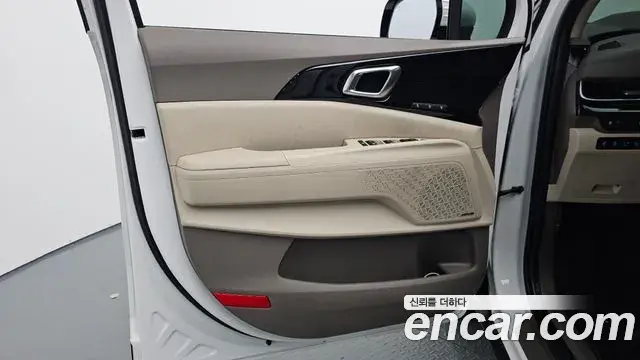 Kia Carnival 2025 — Şəkil 33/34