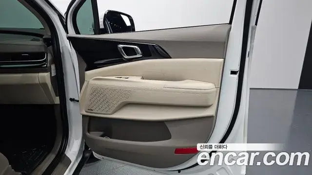 Kia Carnival 2025 — Şəkil 23/34