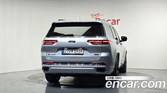 Jeep Grand Cherokee 2021 — ფოტო 32/32