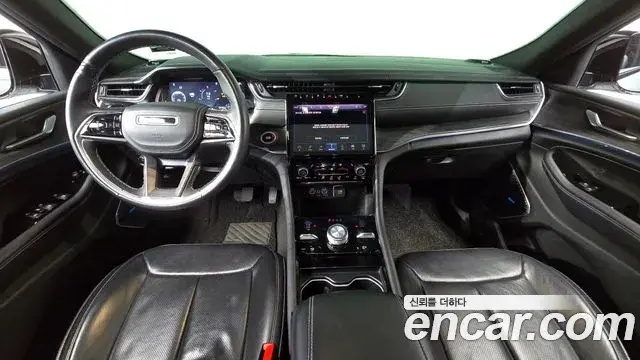 Jeep Grand Cherokee 2021 — ფოტო 28/32