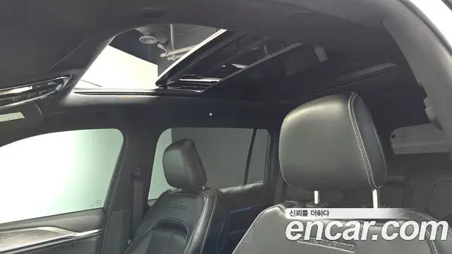 Jeep Grand Cherokee 2021 — ფოტო 2/32