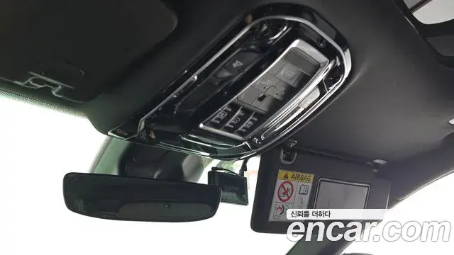 Jeep Grand Cherokee 2021 — ფოტო 19/32