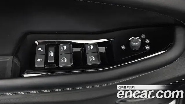 Jeep Grand Cherokee 2021 — ფოტო 25/32
