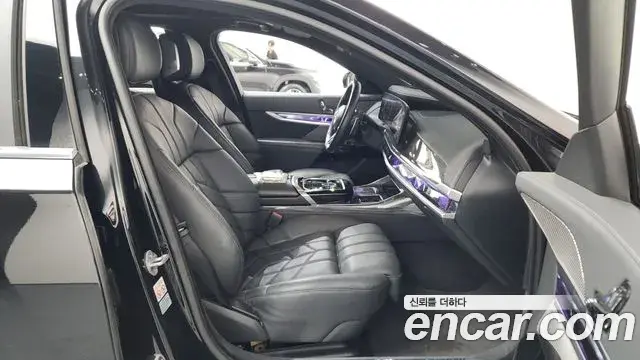 BMW 7 Series 2023 — Şəkil 31/40