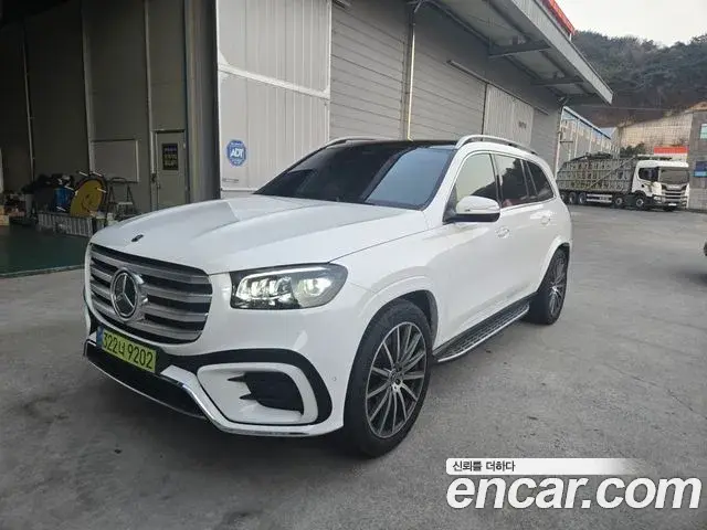 Mercedes-Benz GLS-Class 2025 — Photo 12/16