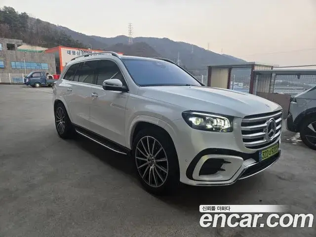 Mercedes-Benz GLS-Class 2025 — Photo 4/16