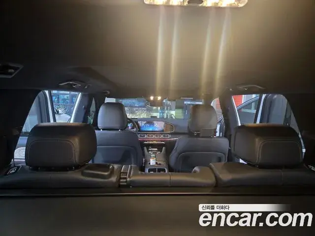 Mercedes-Benz GLS-Class 2025 — Photo 13/16