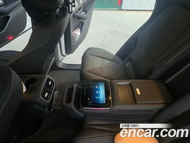 Mercedes-Benz GLS-Class 2025 — Photo 3/16