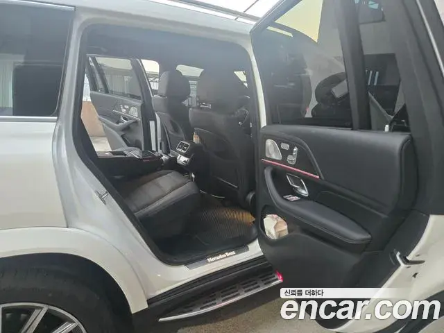 Mercedes-Benz GLS-Class 2025 — Photo 8/16