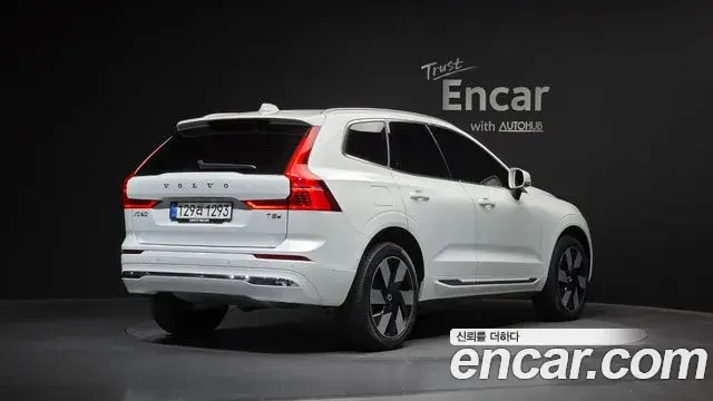 Volvo XC60 2025 — Photo 33/34