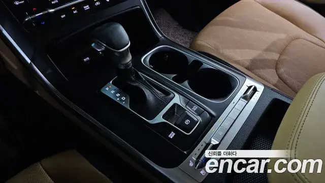Kia Carnival 2021 — Photo 19/20