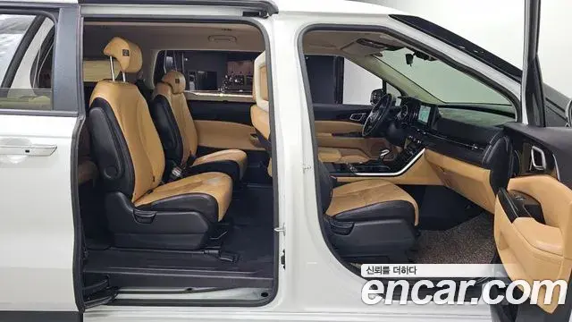 Kia Carnival 2021 — Photo 14/20