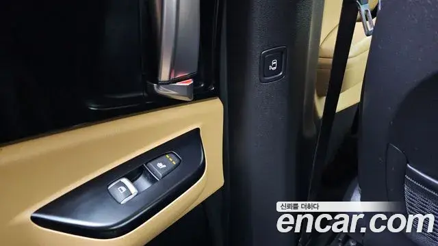 Kia Carnival 2021 — Photo 18/20