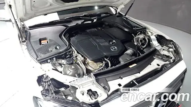 Mercedes-Benz E-Class 2019 — Şəkil 18/20
