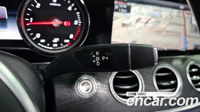Mercedes-Benz E-Class 2019 — Şəkil 9/20