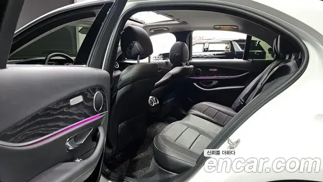 Mercedes-Benz E-Class 2019 — Şəkil 10/20
