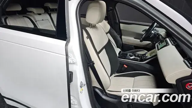 Land Rover Range Rover Velar 2018 — ფოტო 20/32