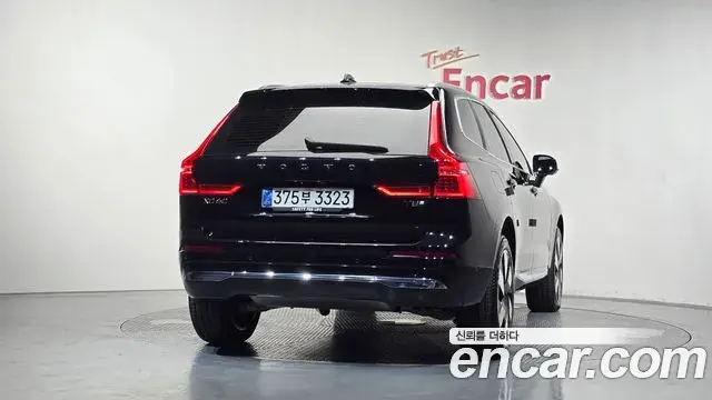 Volvo XC60 2025 — Фото 3/20