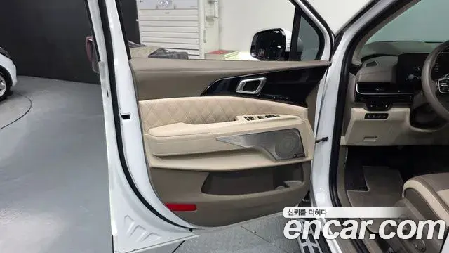 Kia Carnival 2024 — Şəkil 33/40